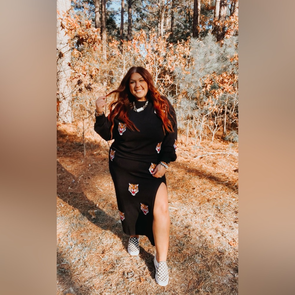 Black Sweater and Skirt Set with Tiger Print